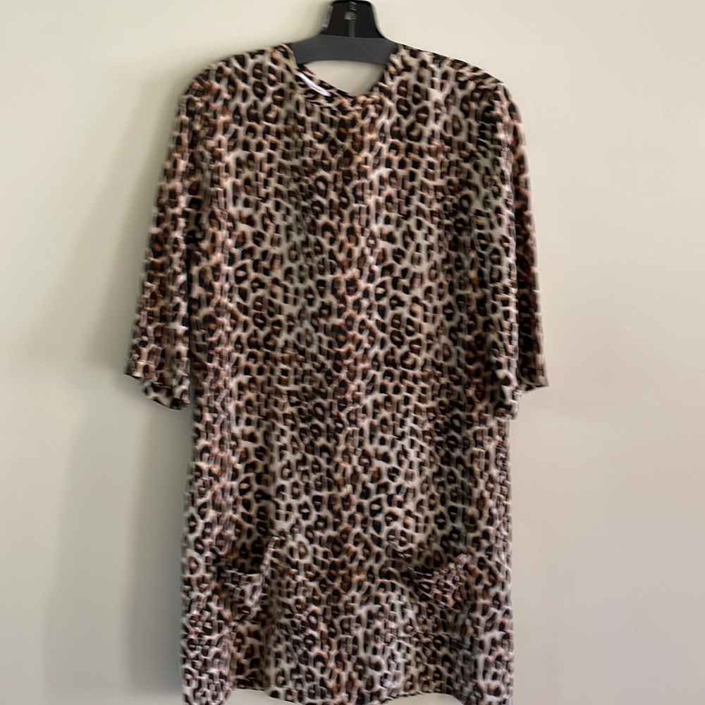 Equipment Women’s size Medium EUC Looks Brand New Shift Dress with Pockets